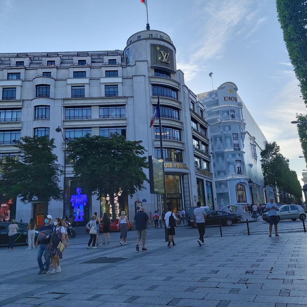 Champs-Élysées–Clemenceau 1